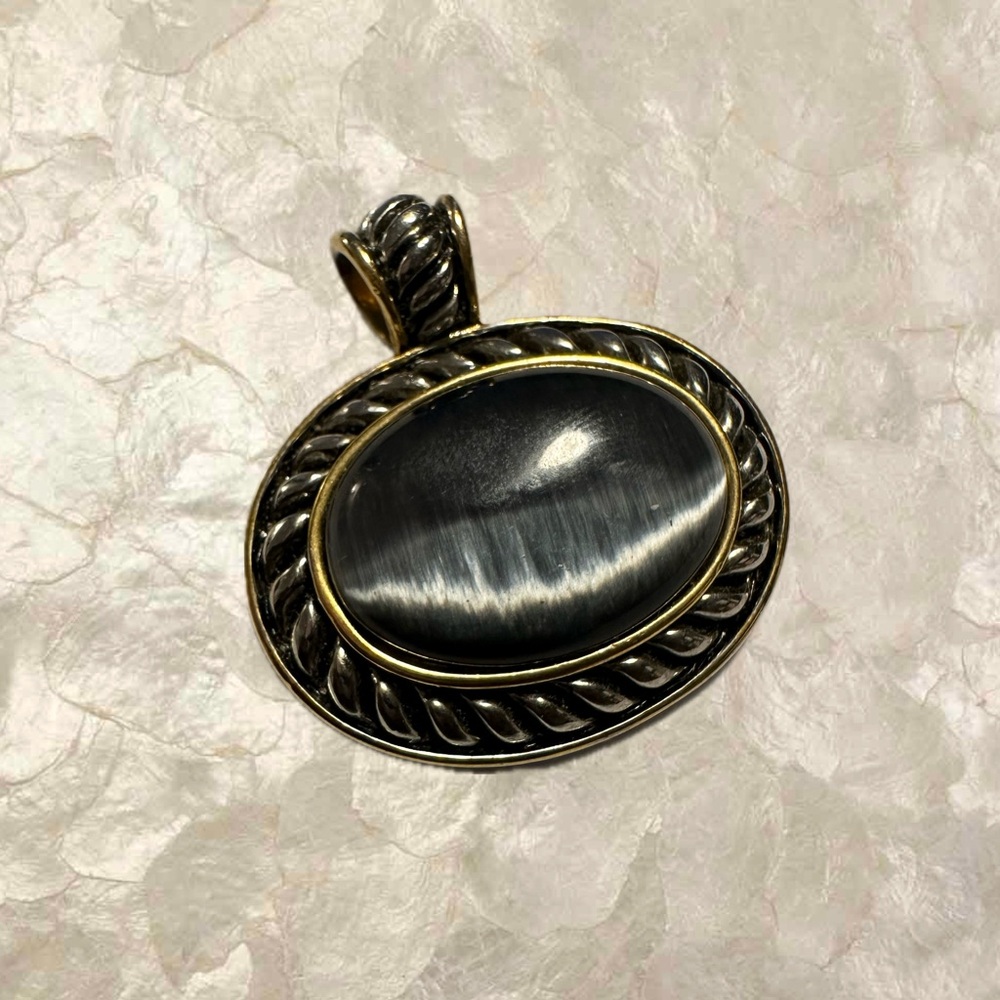 Vintage Silver and gold black Catseye quartz pendant